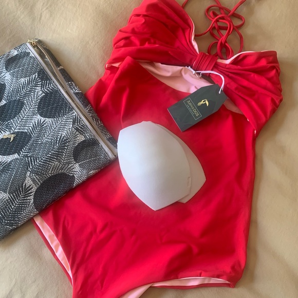 Juan de Dios Lily red rose one-piece - Picture 3 of 4